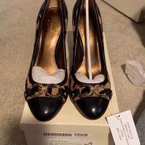 Amazing Brand New Coach Animal Print Pump